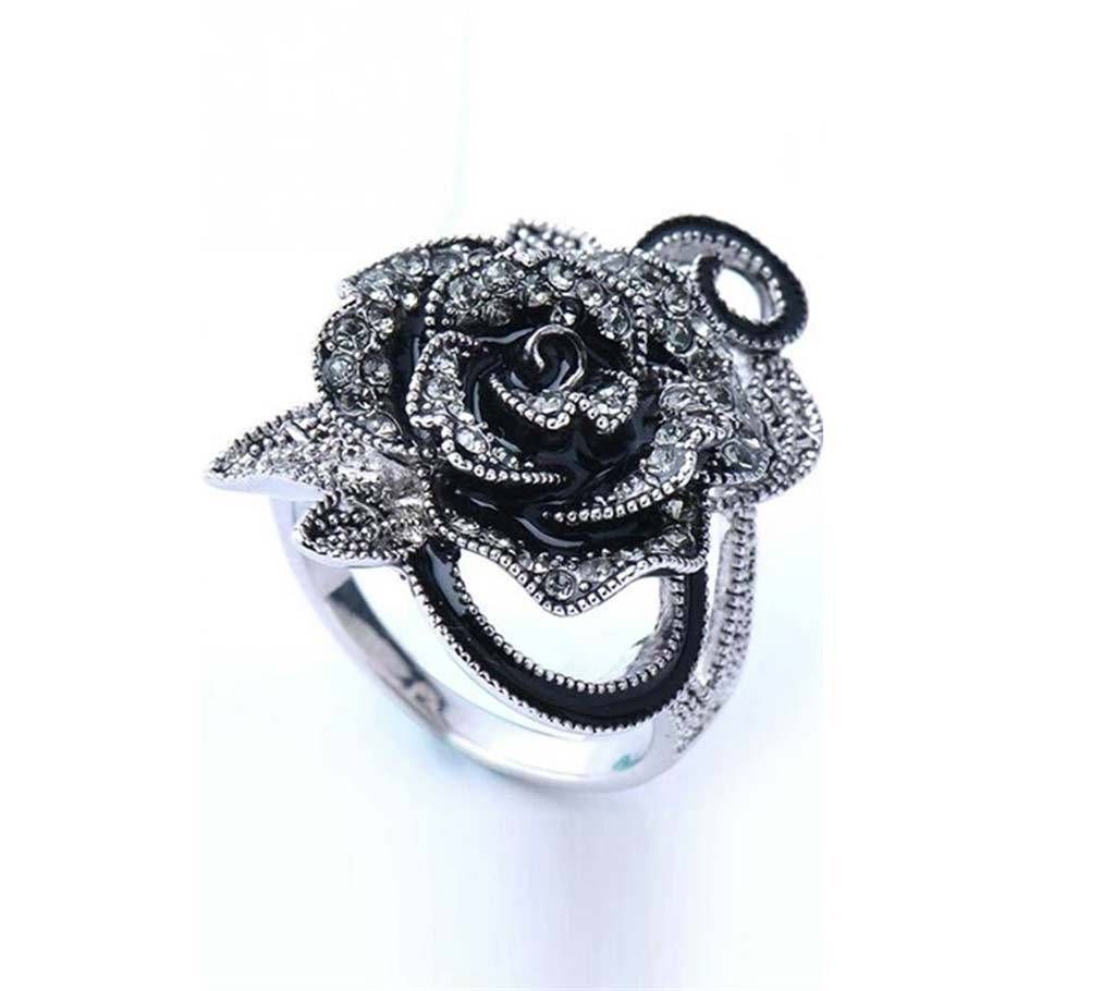 Rose shaped stone setting finger ring 