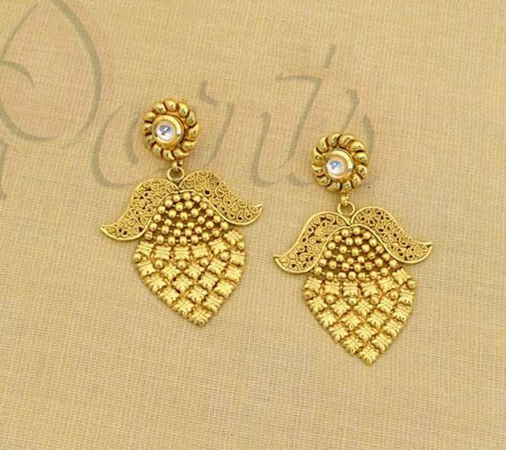 Koyari curvy gold drop earrings (by Pink Point - ER-934-50)
