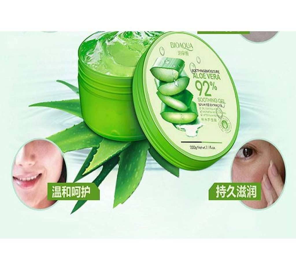 BIOAQUA 92% Moisturizing Natural Aloe Vera Soothing Soft Refresh 220g Korea