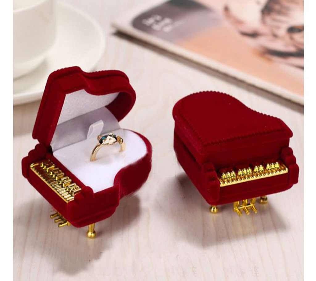 Piano Ring Box