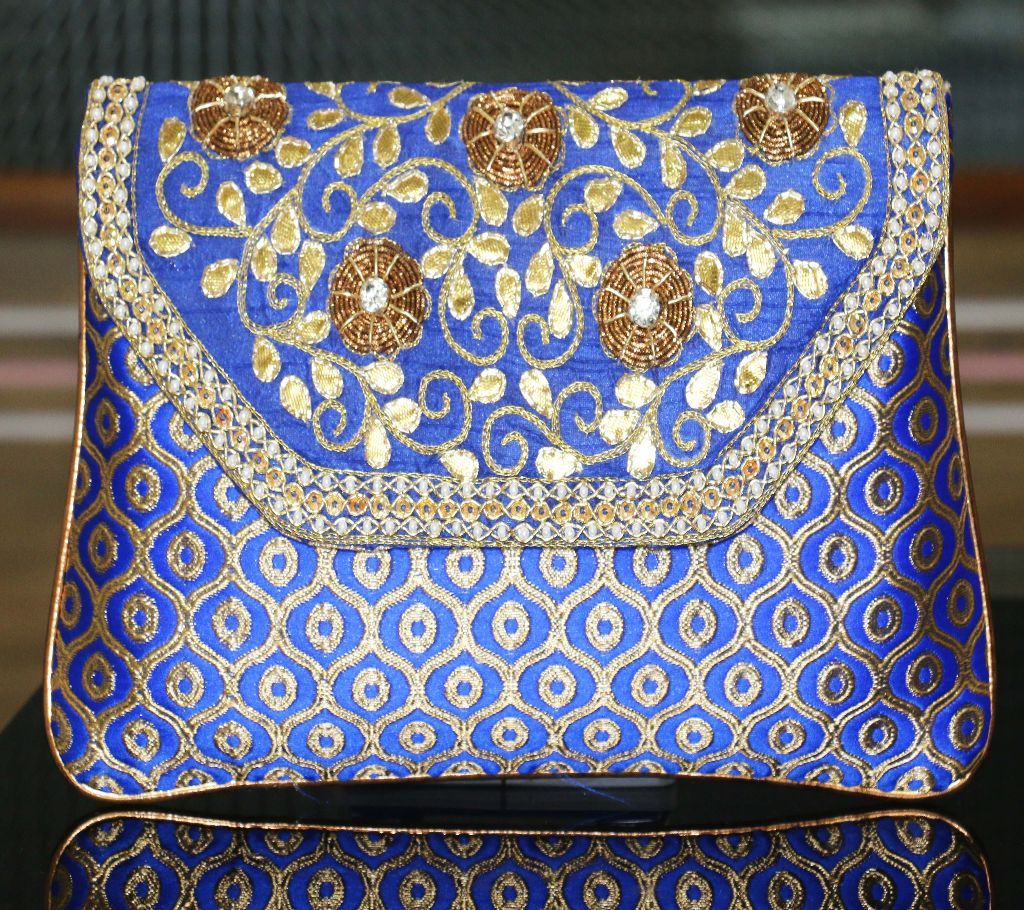 Women Fashionable Hand Purse