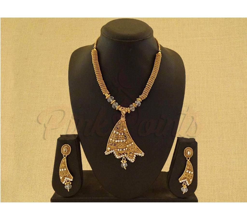Triangular Shape Curved Necklace Set (by Pink Point - NS-3632-70)