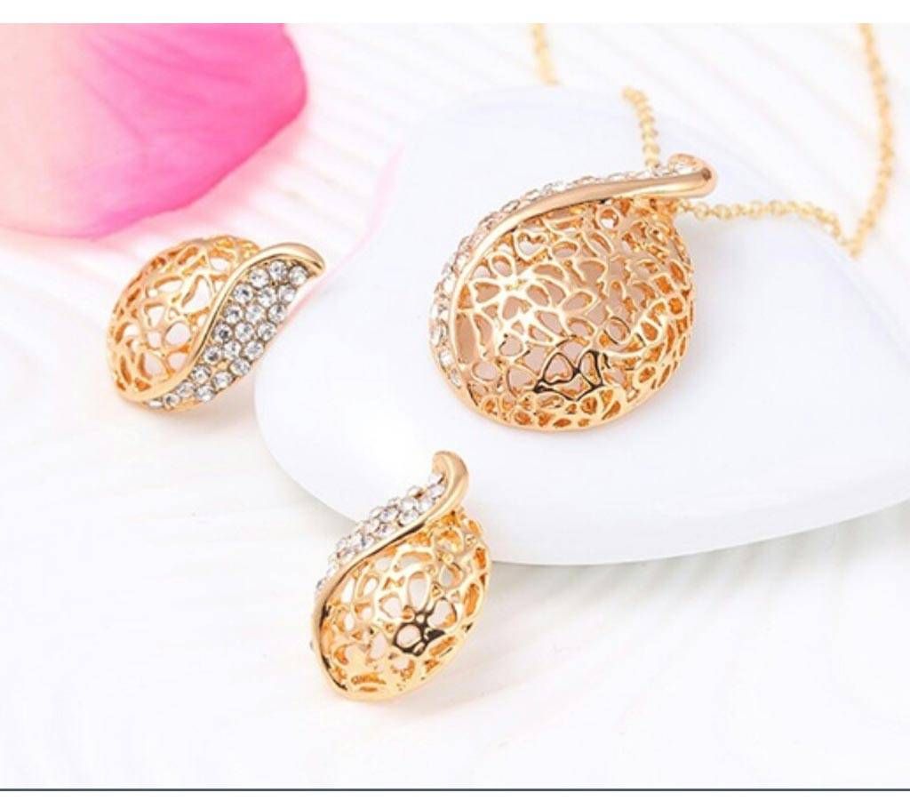 Chia Fashion Europian Style Hollow Design Jewelry Set (by Pink Point - CHIA04)