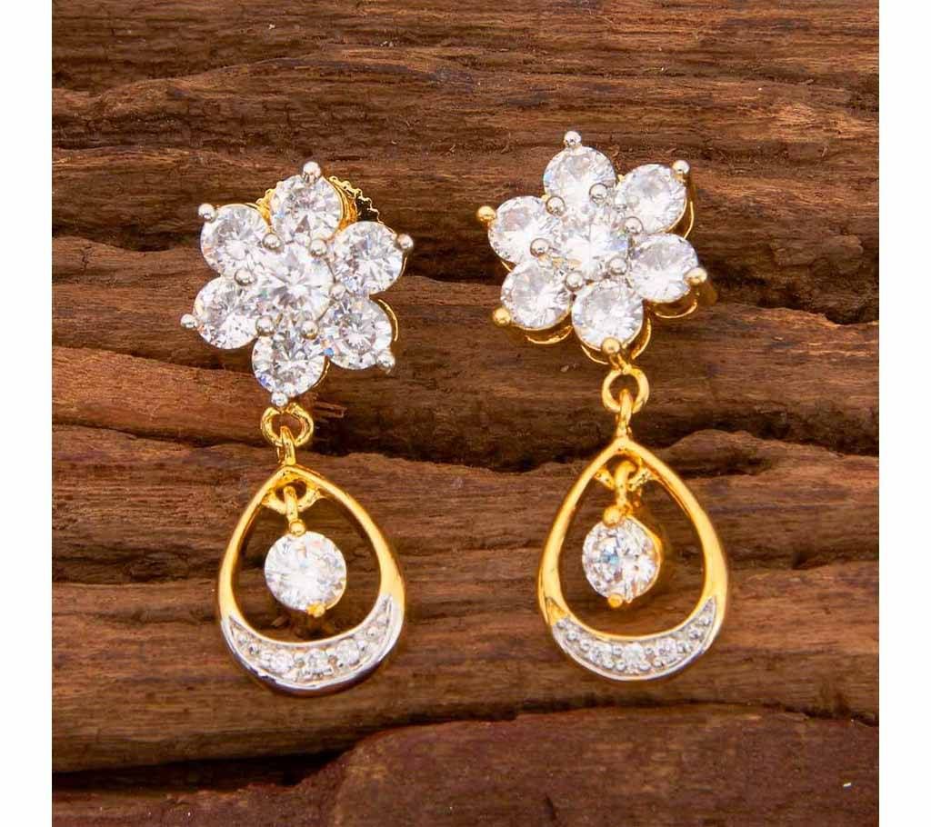 CZ SHORT EARRINGS WITH 2 TONE PLATING 58447 (by Pink Point - KJ58447)
