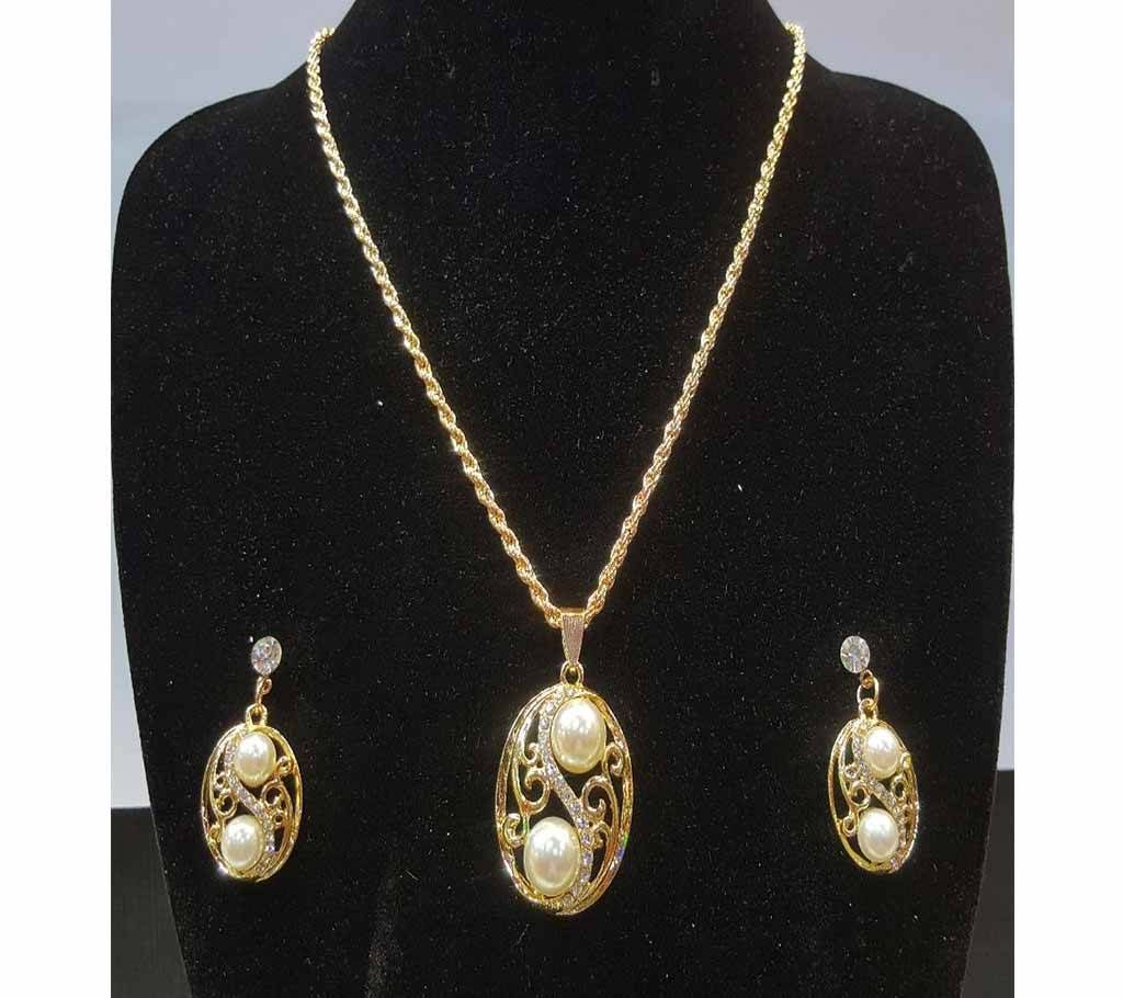 Ladies Stone Setting Pendant and Earring Set