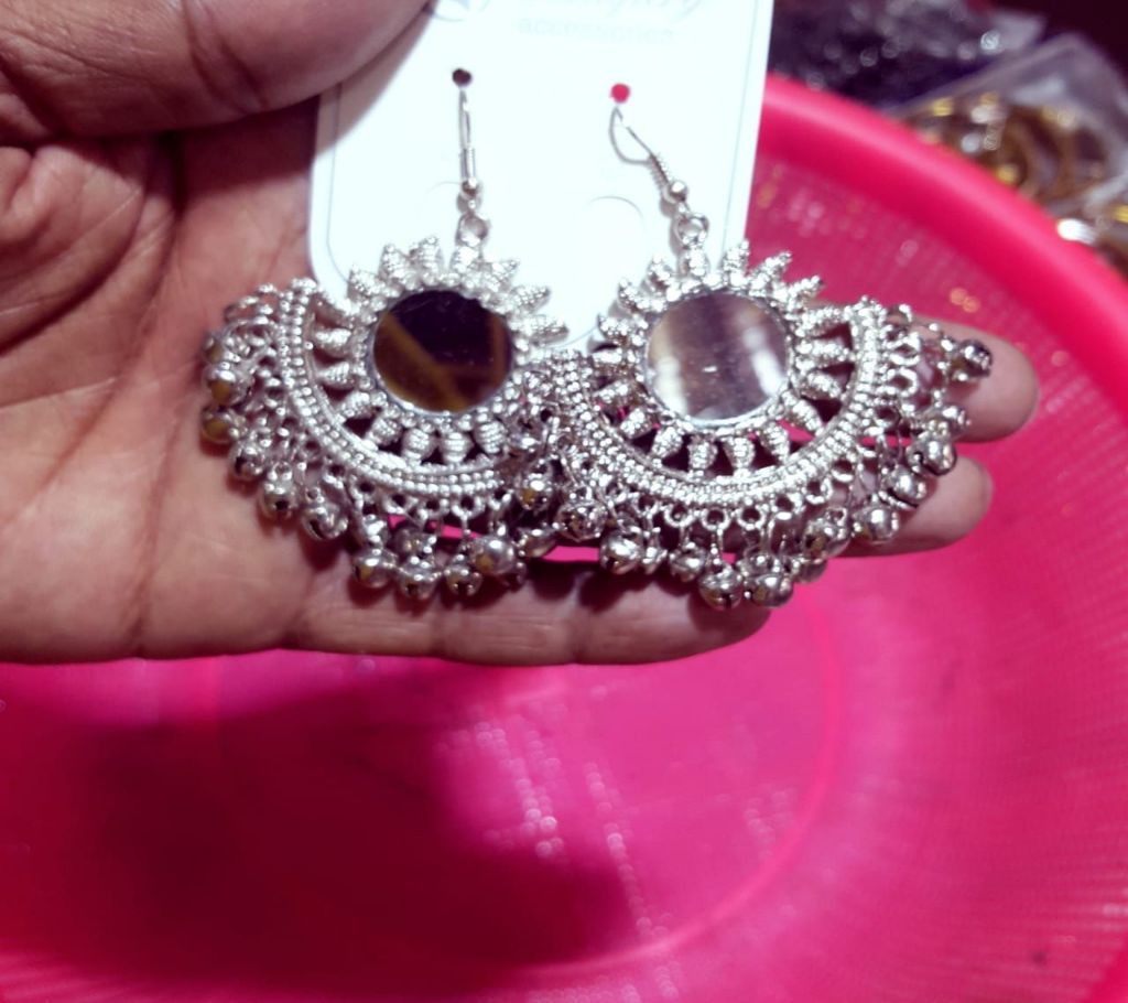 Round Shaped Silver Earrings With Unique Mirror Design - 80_02