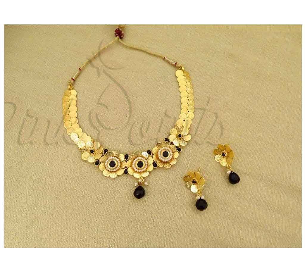 KEMP STONE BASED MULTI COIN FLOWERS COIN NECKLACE SET (by Pink Point - CN-95-103)