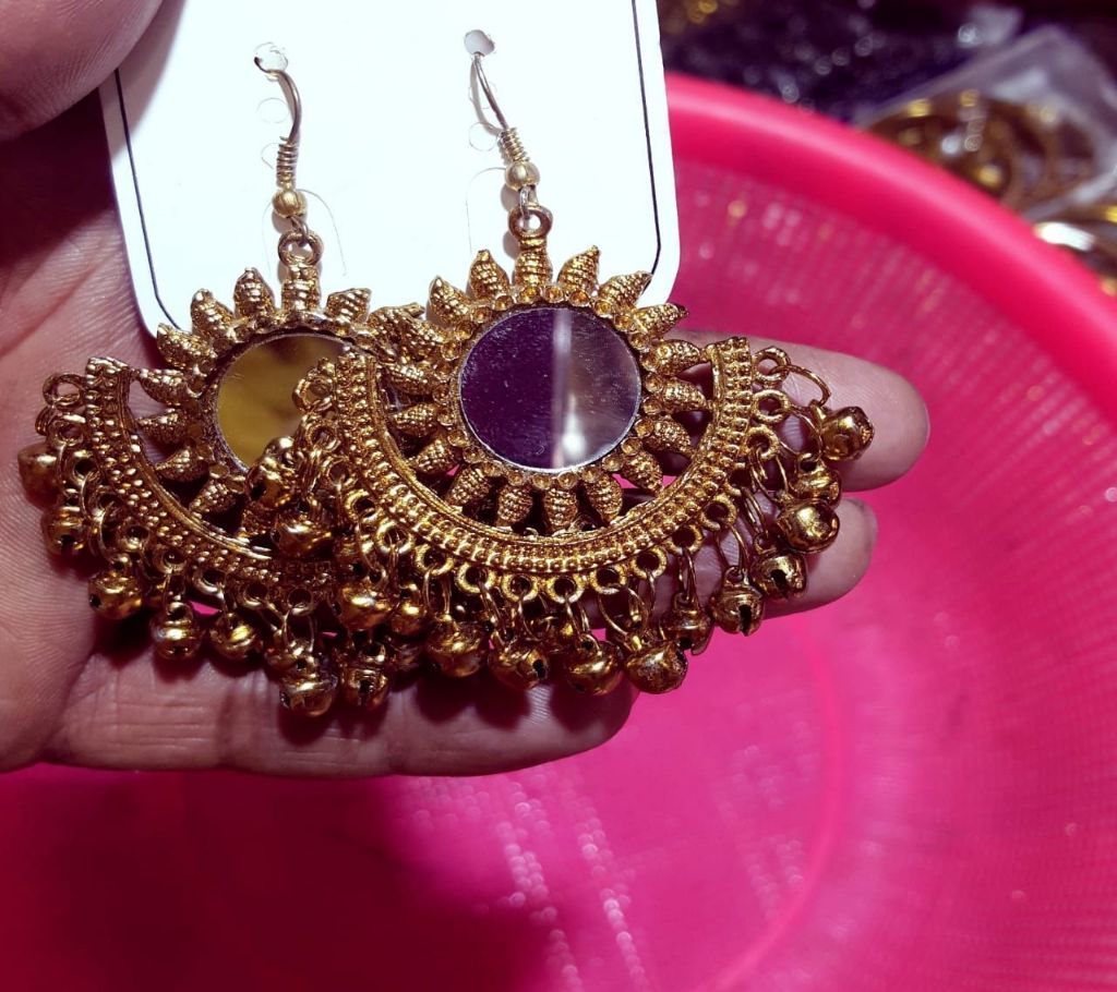 Round Shaped Golden Earrings With Unique Mirror Design - 80_01