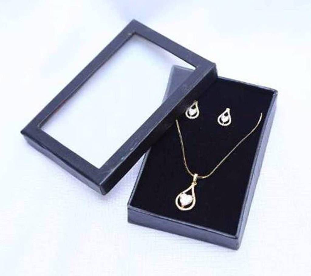 Metal And Crystal Pendant with Earring