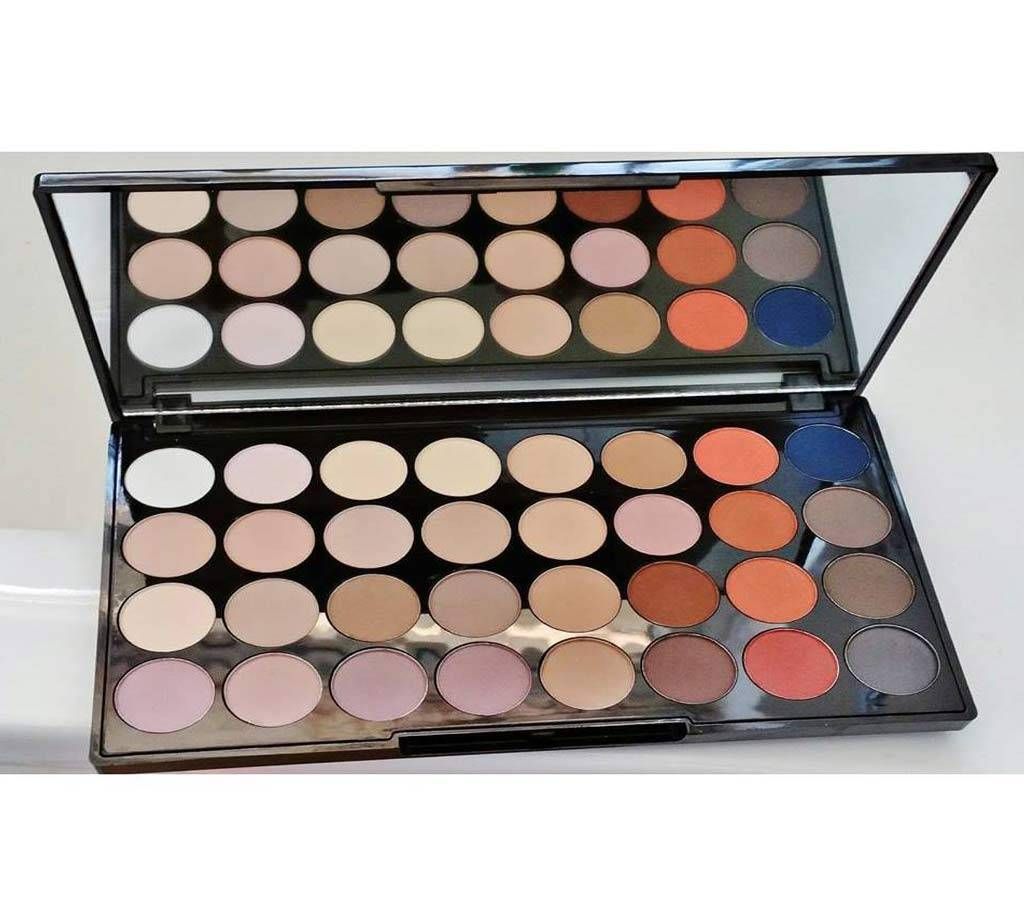 Made in UKMakeup Revolution Flawless Matte 2 Eyeshadow Palette