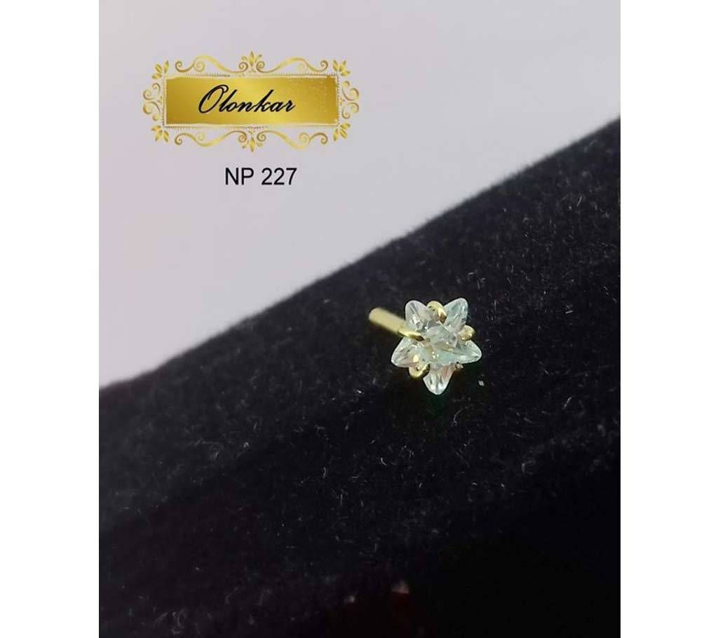 18K Star Nose pin