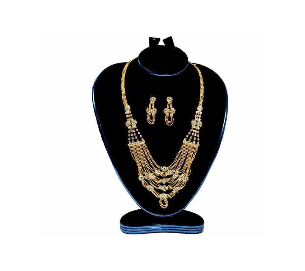 Golden and Diamond Cut Jewellery Set
