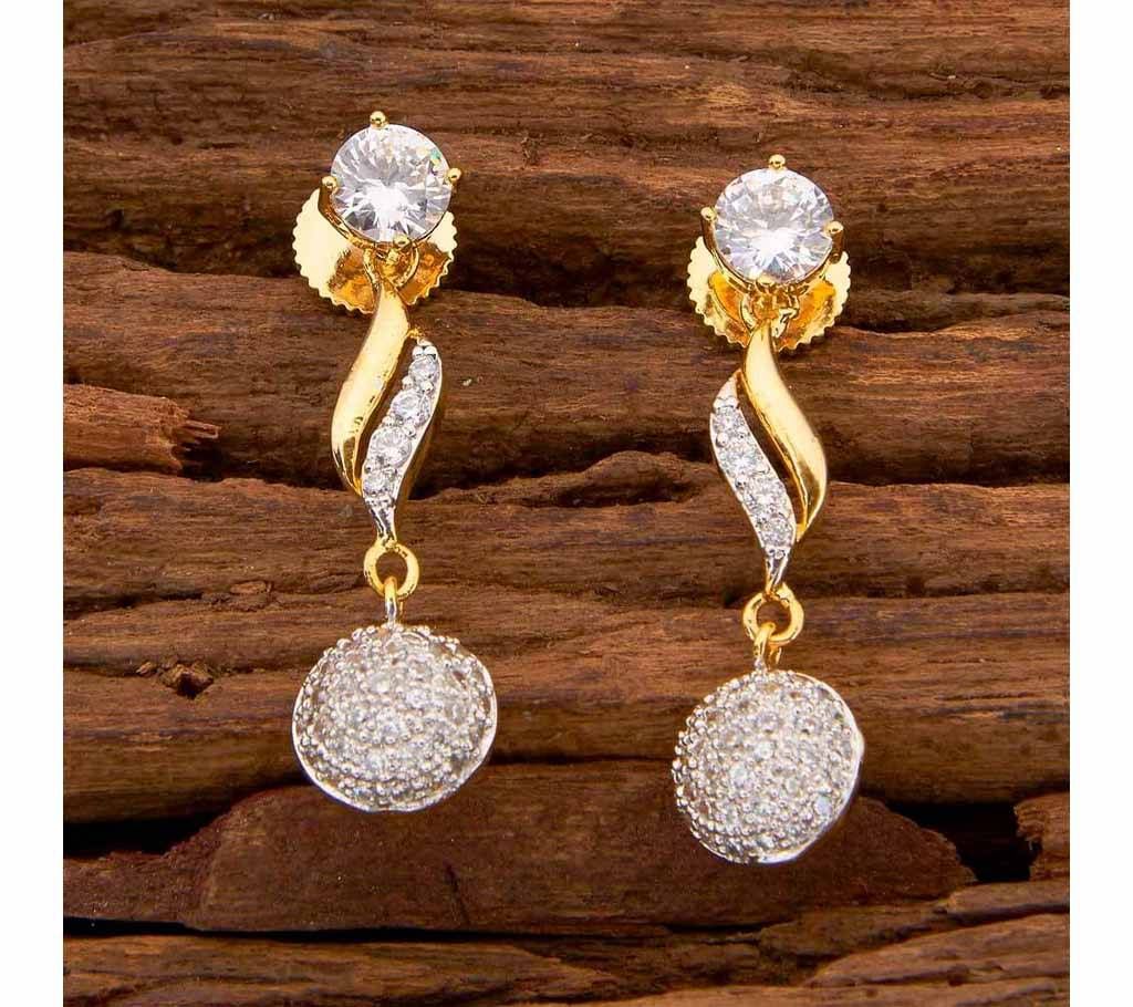 CZ SHORT EARRINGS WITH 2 TONE PLATING 58444 (by Pink Point - KJ58444)
