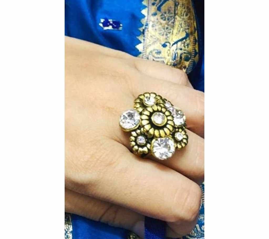 Fullar Finger Ring