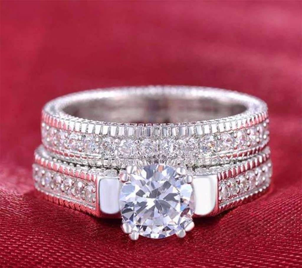Ladies Silver Stone Set Finger Ring