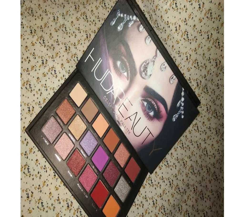 Huda beauty eye shadow palate Italy