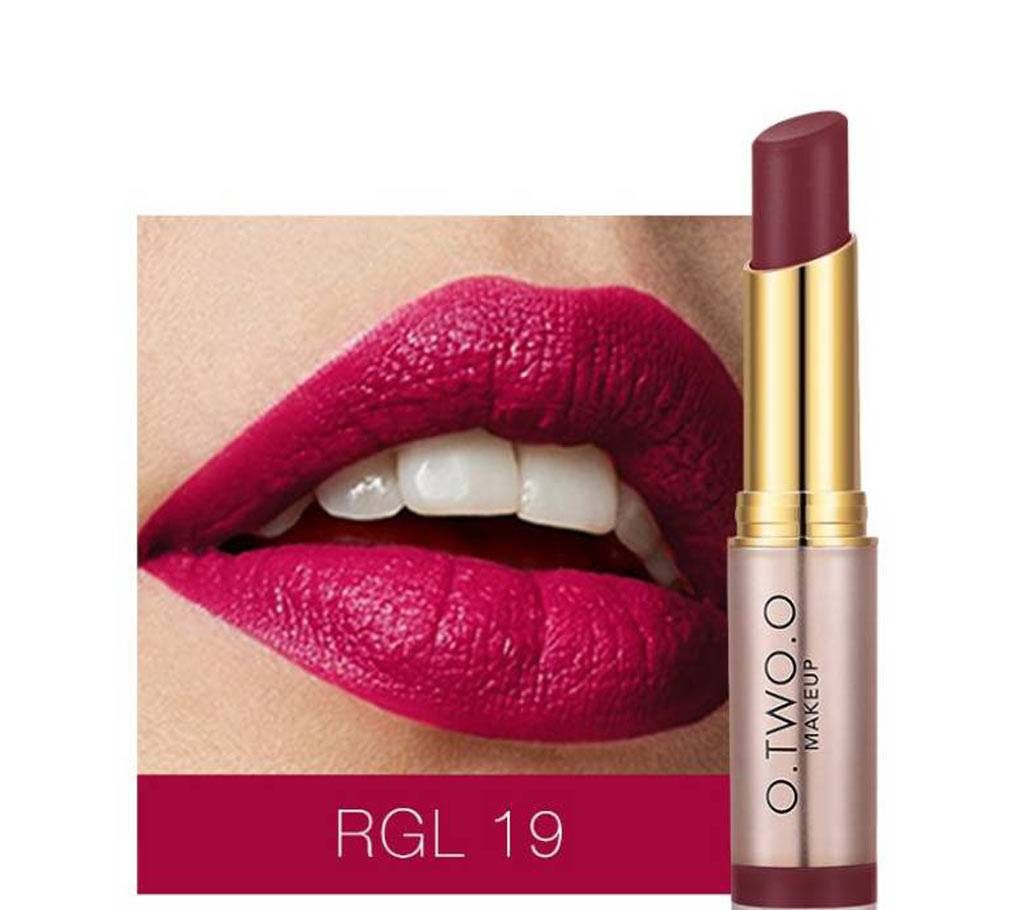 O.TWO.O Matte Lipstick Shade#19 - China