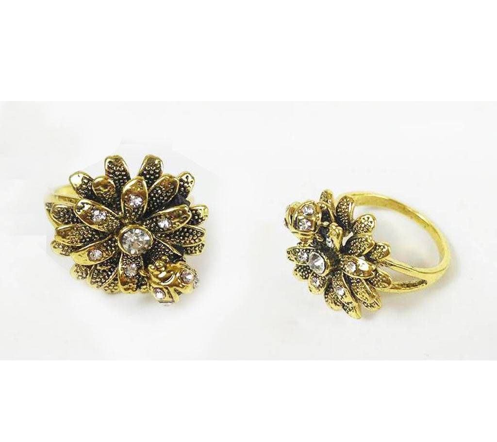 Stone Setting Antic Finger Ring For Woman