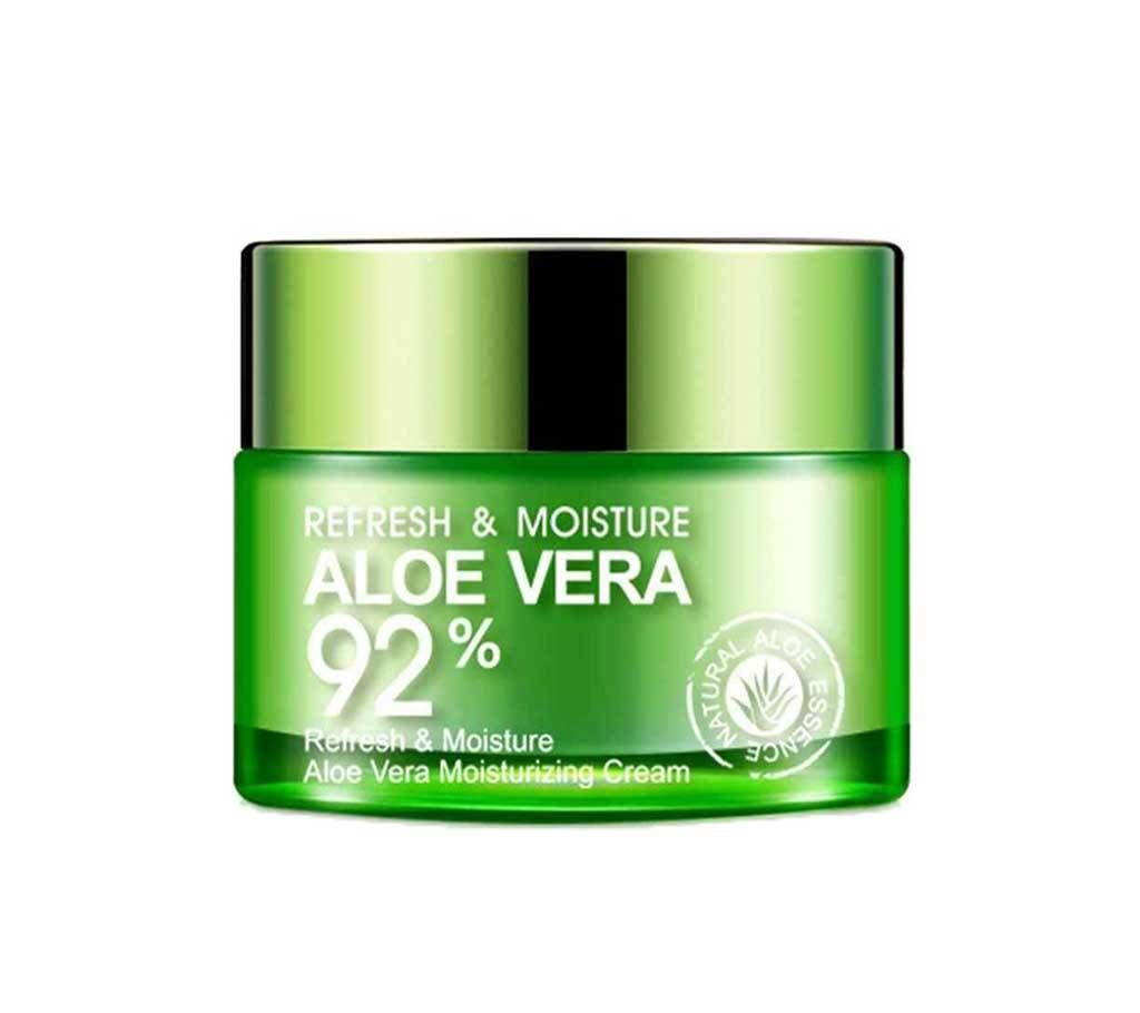 BIOAQUA Aloe Vera Gel Smooth Moisturizing Whitening Day Cream (China)