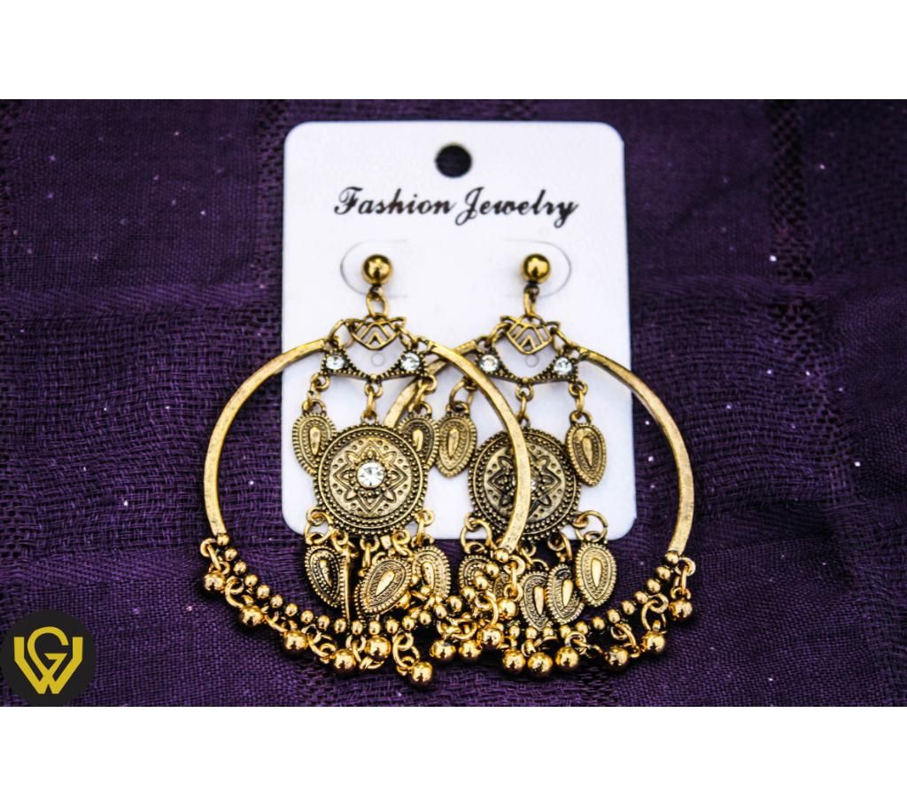 Antique round shaped earrings 