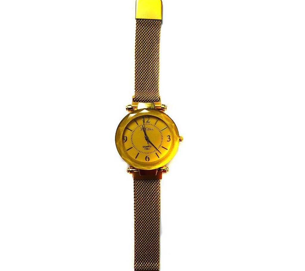 Golden Magnetic Ladies wrist watch