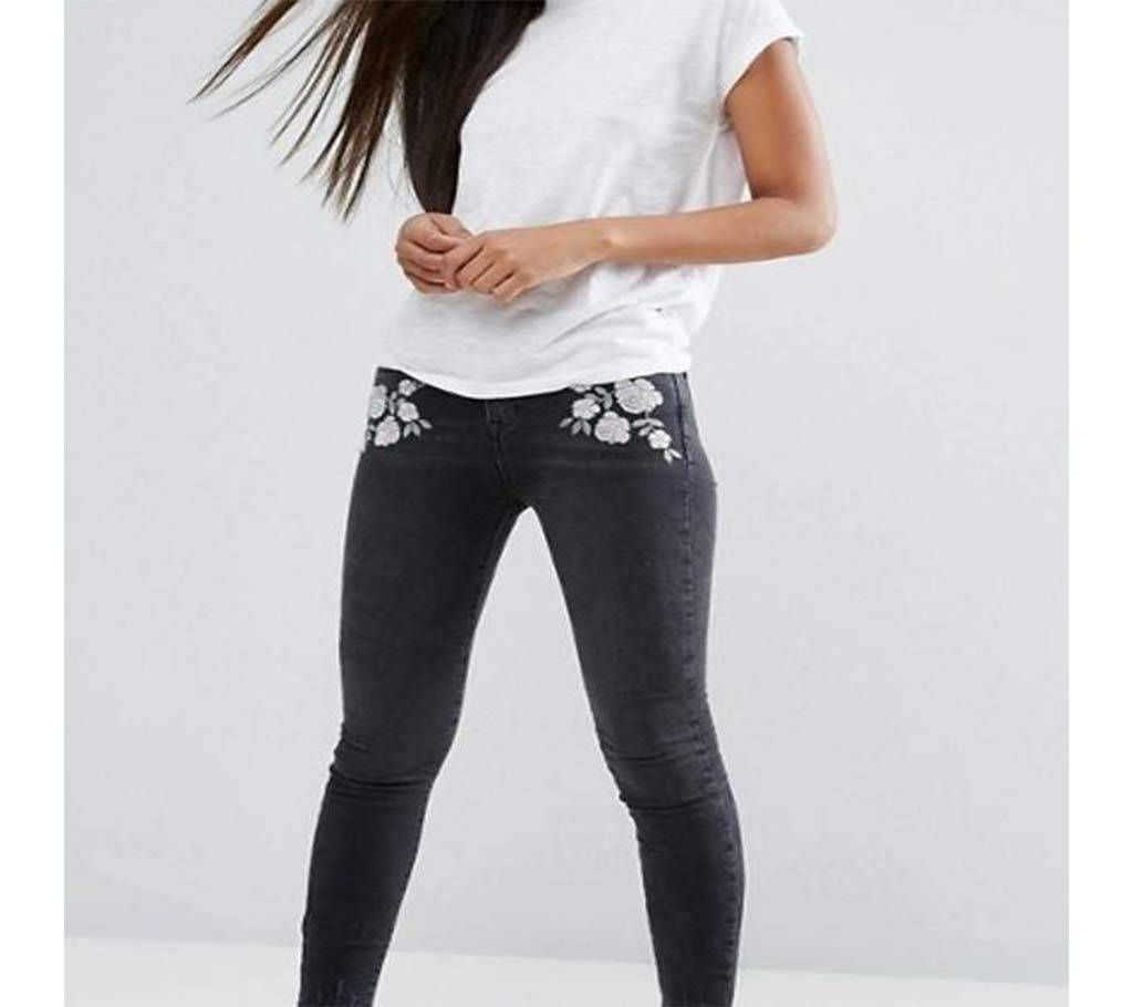 BLOSSOM EMBROIDERY SKINNY JEANS