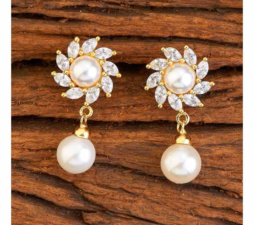 CZ SHORT EARRINGS WITH GOLD PLATING 59058 (by Pink Point - KJ59058)