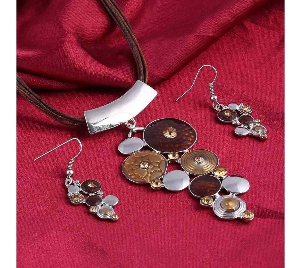 Ethnic style pendant set
