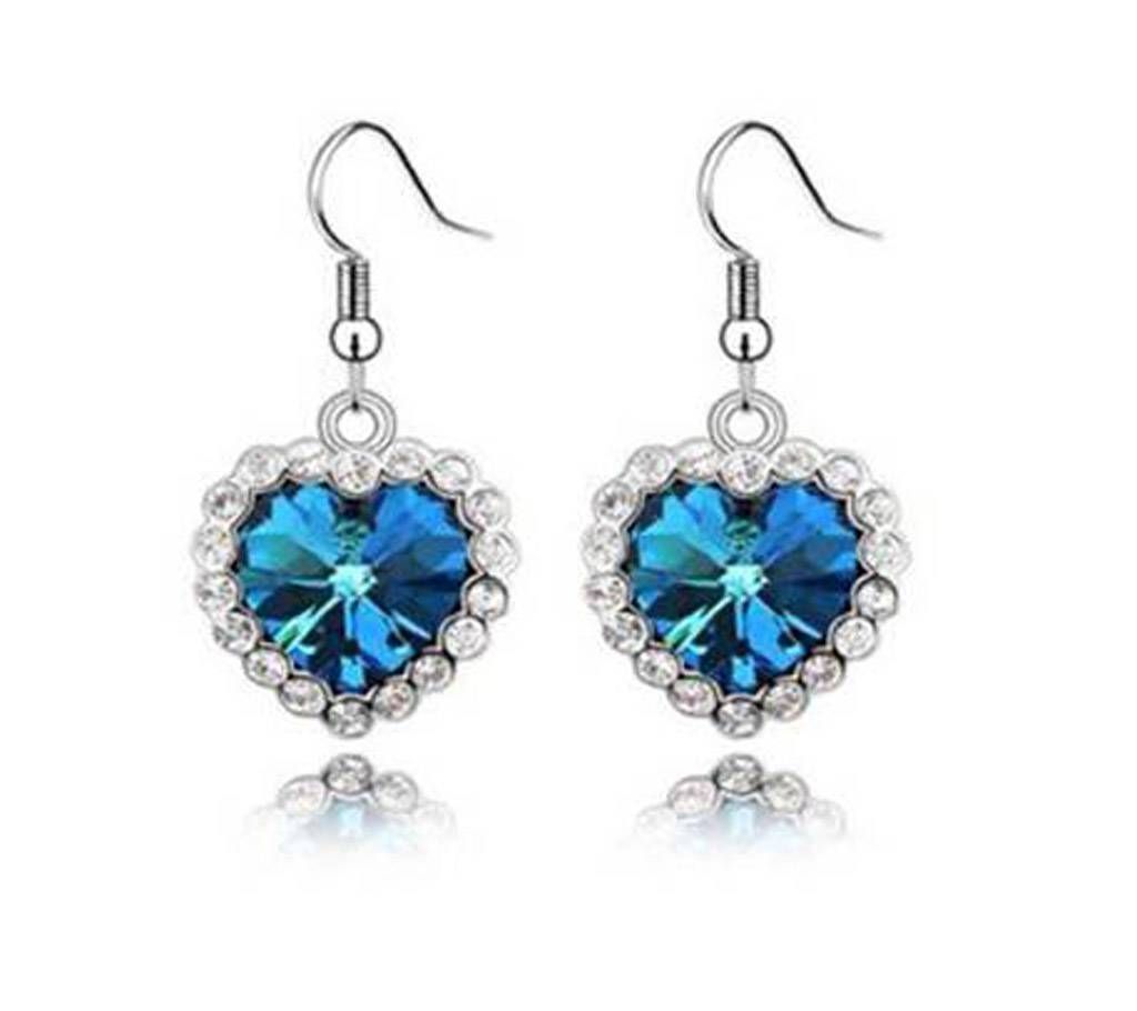 Titanic heart shaped ear ring 
