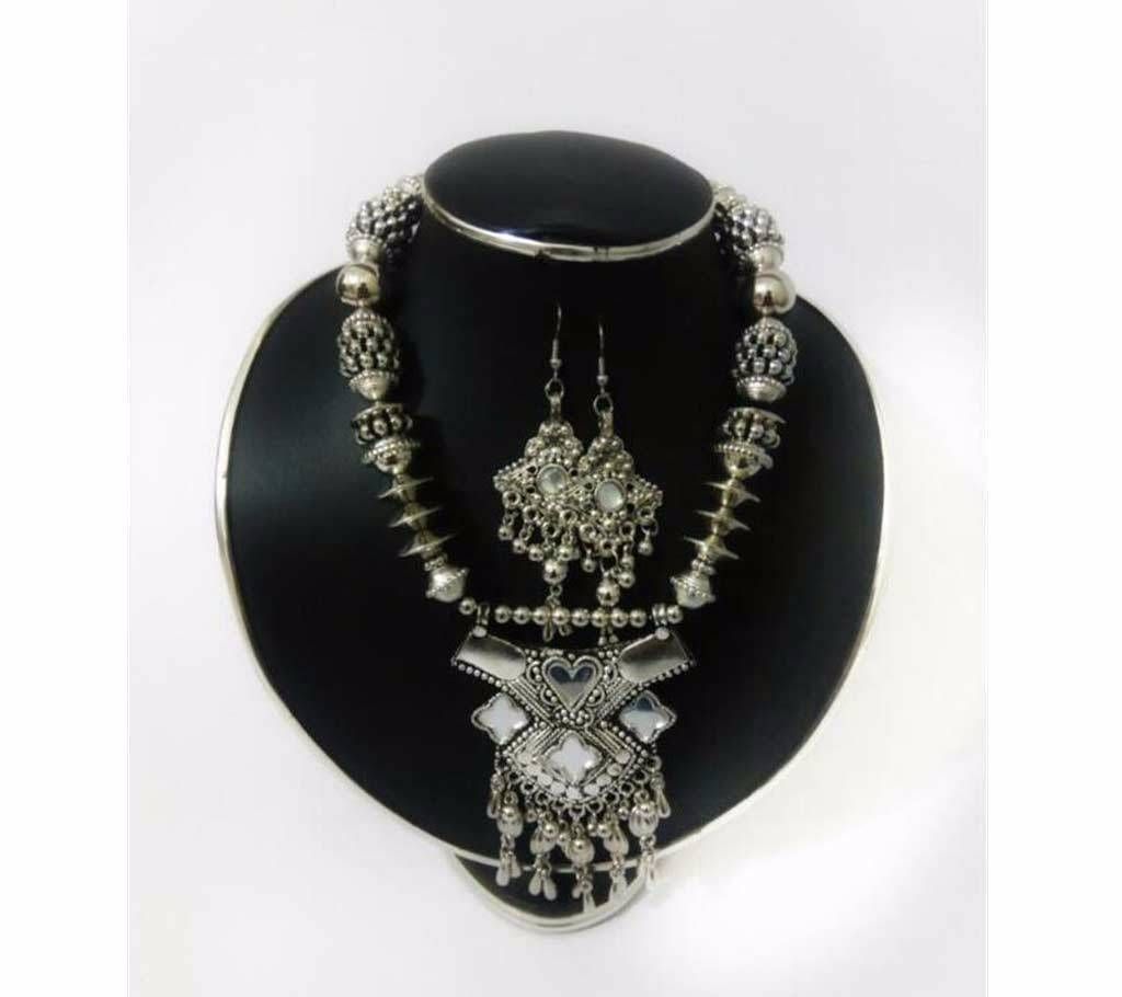 Silver Plated Necklace With Earing