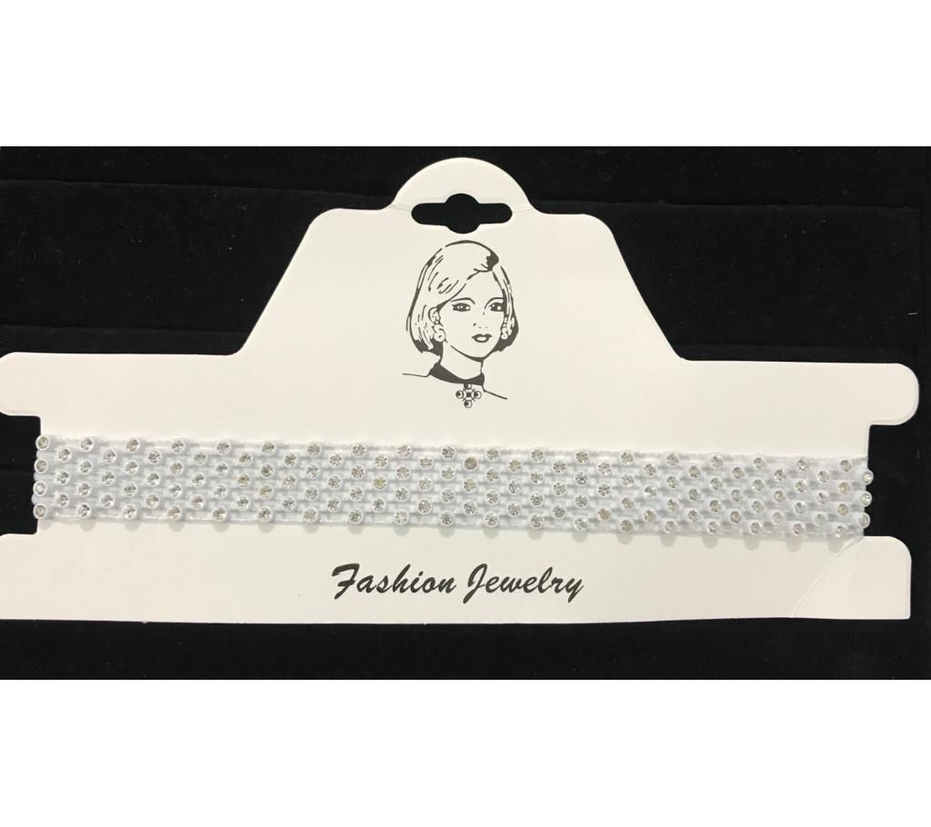 Charm elegant choker