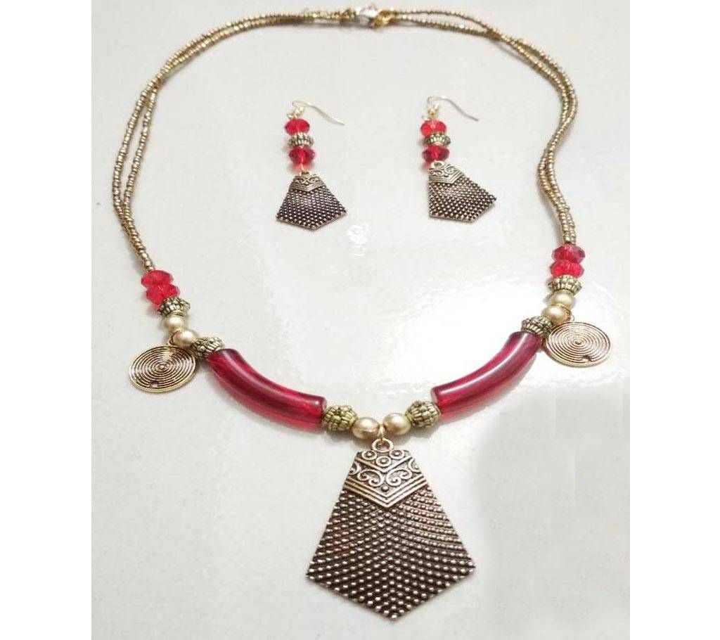 Shornokomol Pendant with Earrings