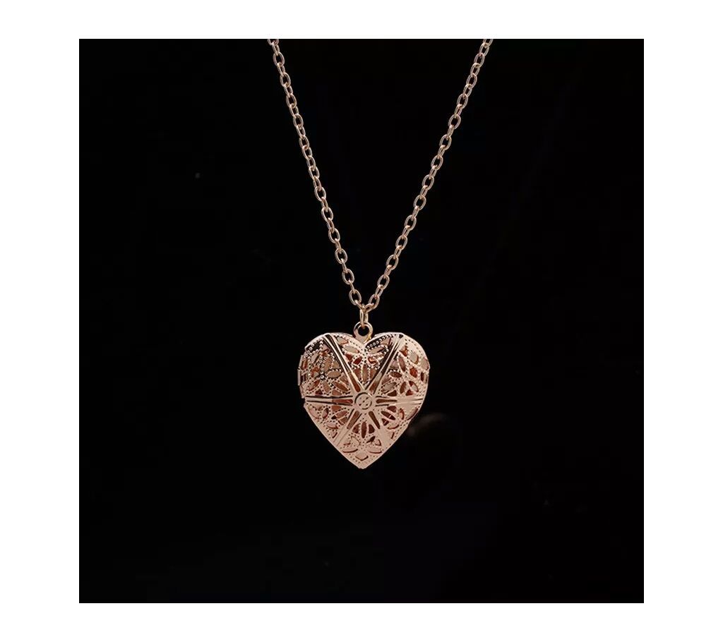 Hollow Heart Pendant Neckleace -  Golden