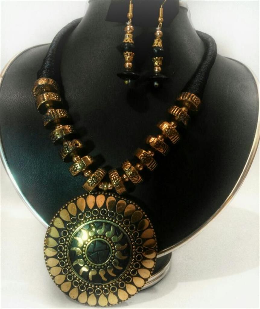 Antique Design Alloy Necklace Set