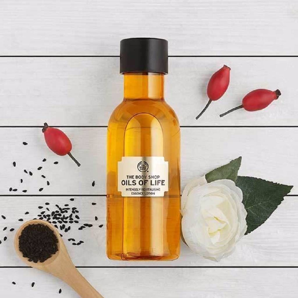 The Body Shop Oils Of Life Intensely Revitalising Bi-Phase Essence lotion  