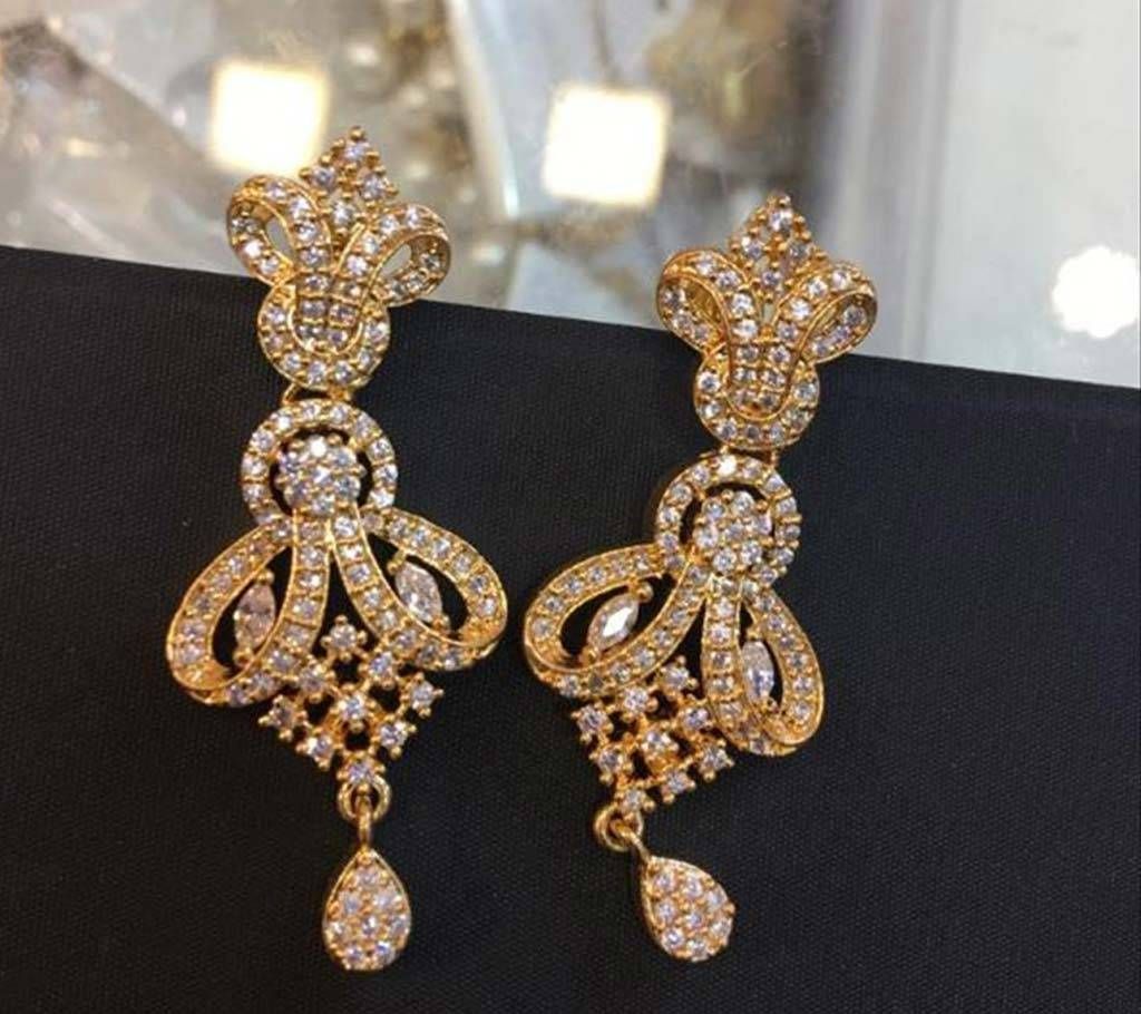 Stone Settings Golden earrings 