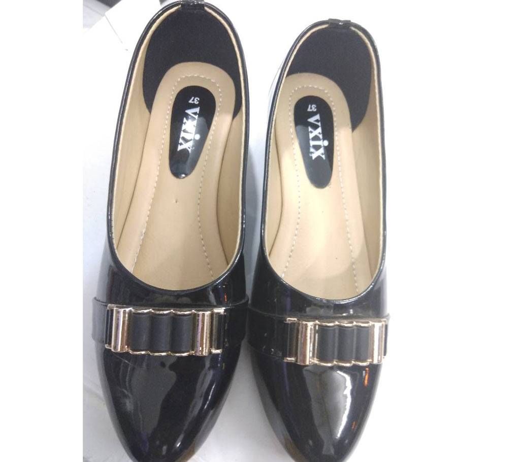 Ladies Pummy Shoes 