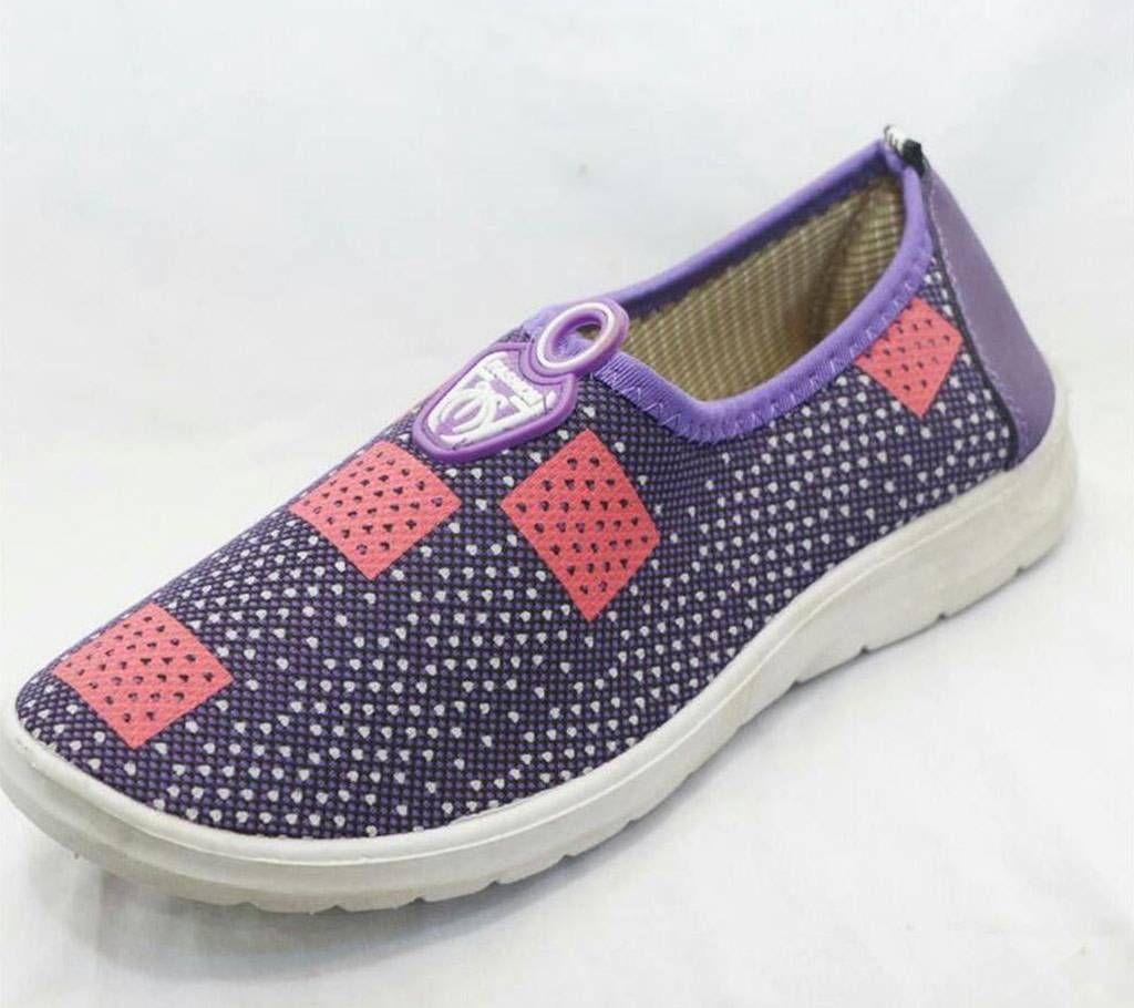 Ladies walking shoe