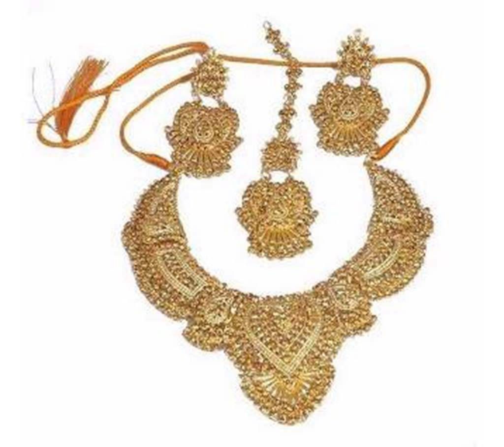 gold pleted nekles