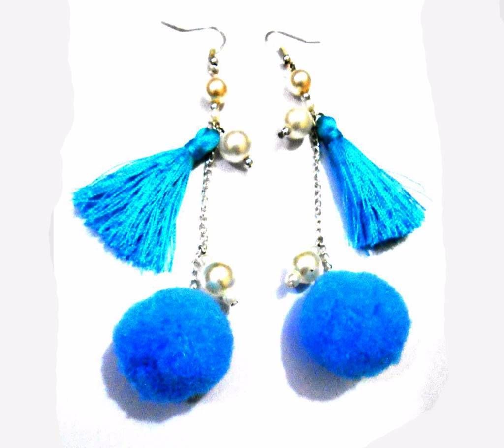 Pom Pom earring with tessel