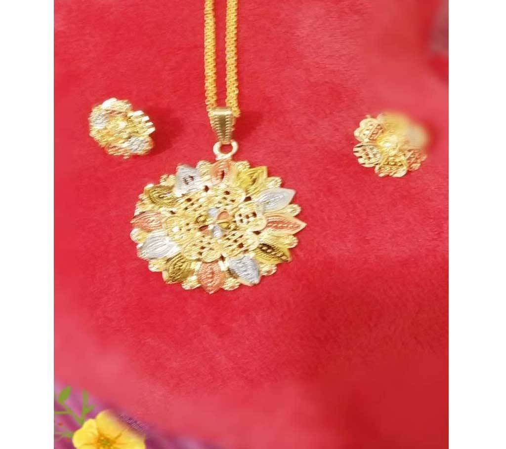 Gold plated chain with locket set