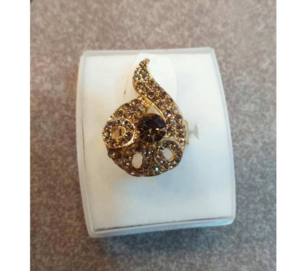 finger ring golden