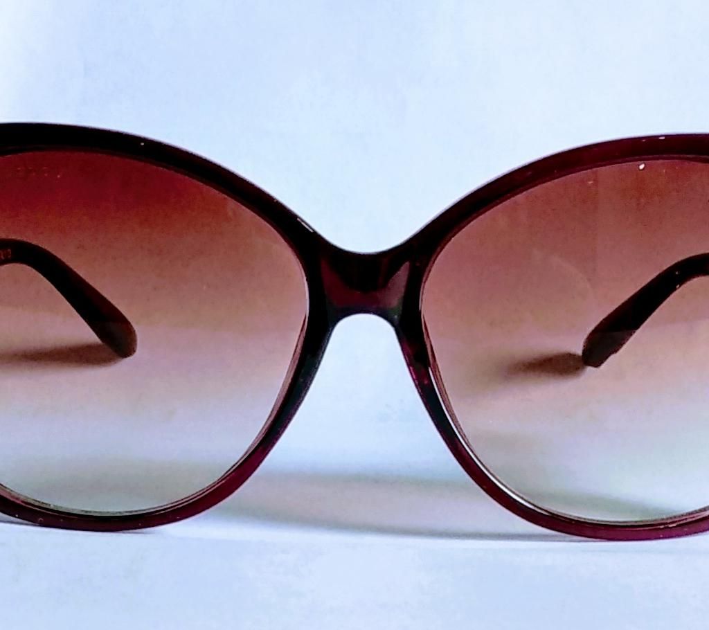 Lady's sunglass