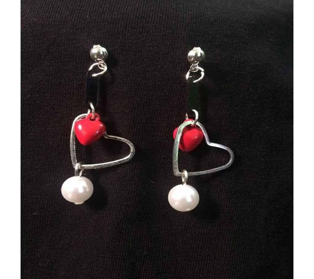 Ladies Pearl Setting Metal Earrings