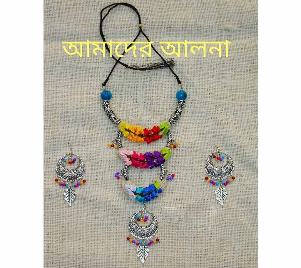 Nine Colors: Lilac Necklace with Earrings 