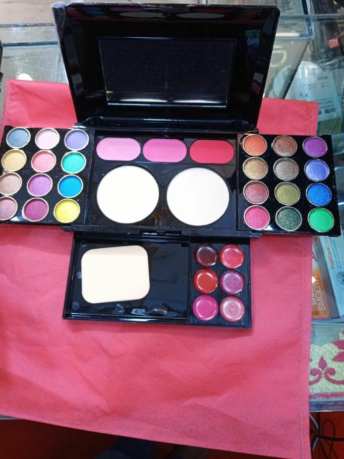 big makeup box new