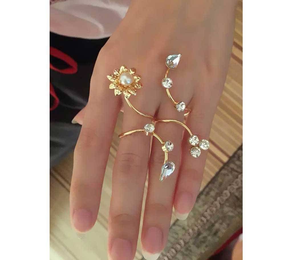 Flower shaped Stone setting Finger Ring