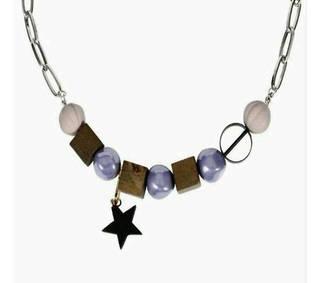 Geometric pendant with earrings