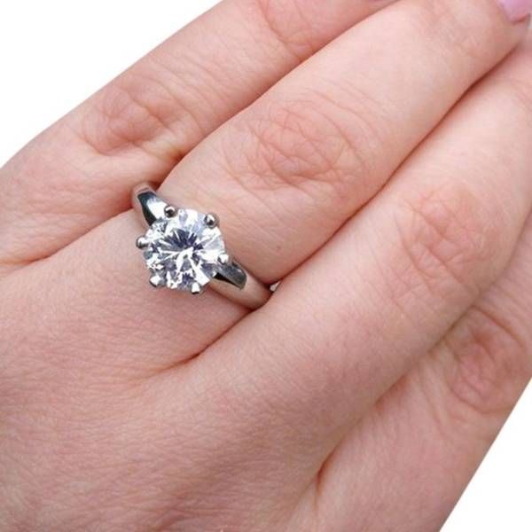 Diamond Cut Stone Setting Finger Ring For Women