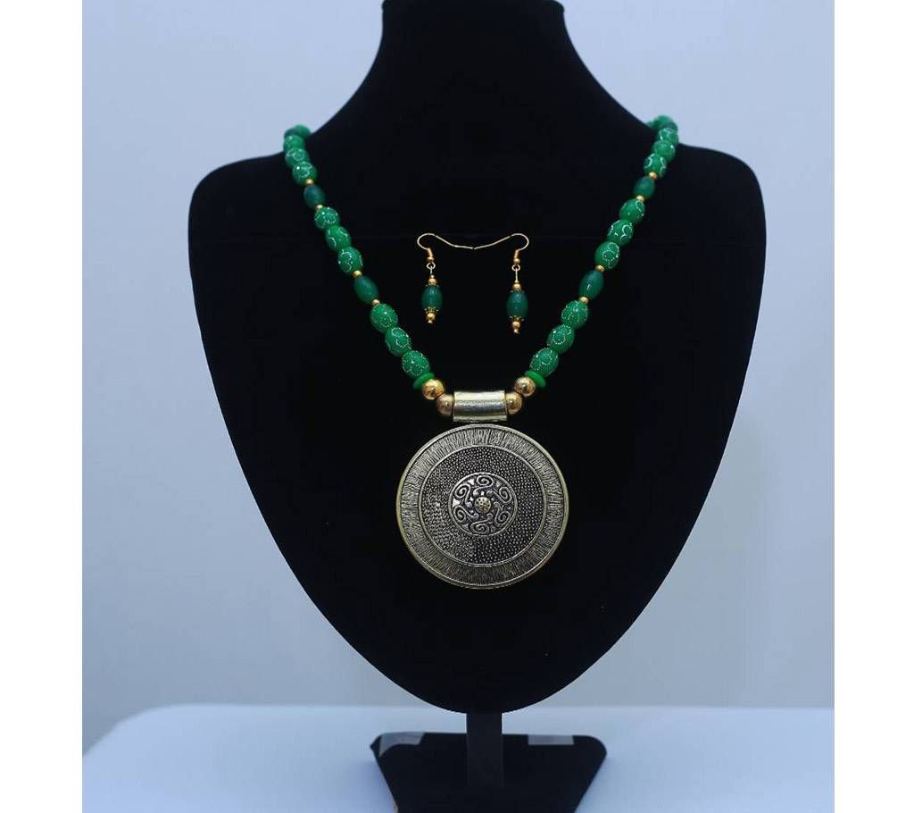 Silver Alpona Stone Golden Locket with Earrings